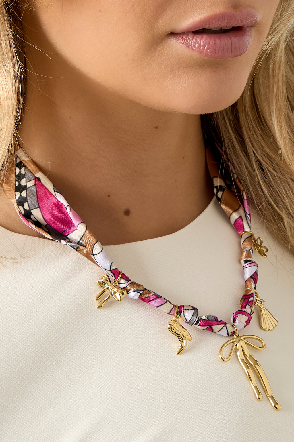 Belle Bow Necklace